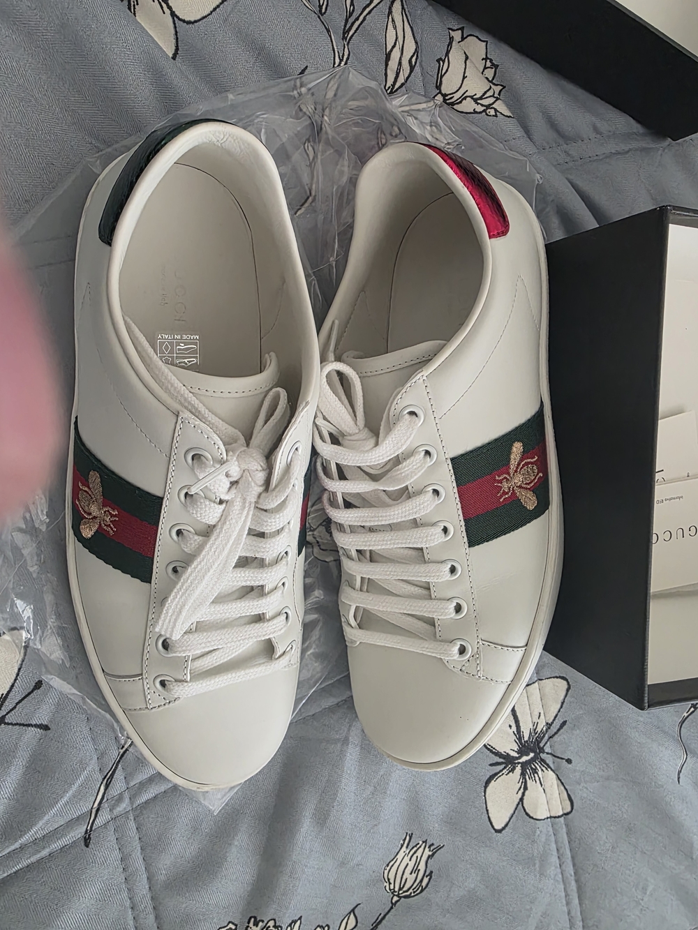 Gucci White Leather Sneakers with Green and Red Web Stripe - Picture 2 of 4